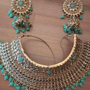 Elegant Gold and Green Jewelry Set